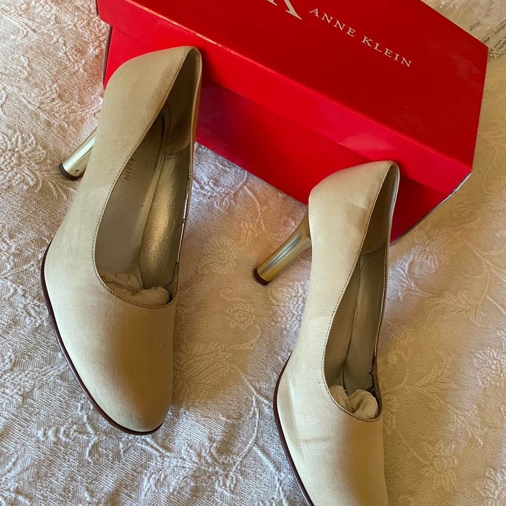 Anne Klein Elegant Cream Heels